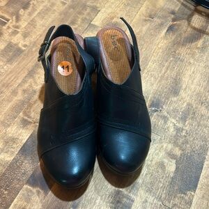 B.O.C clogs size 11